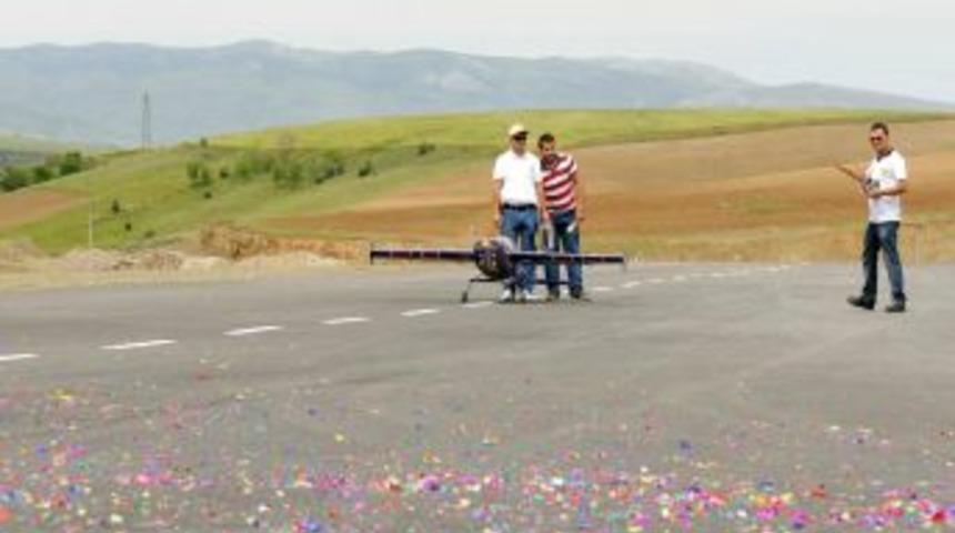 Mamak'ta Radyo Kontroll&uuml; Model U&ccedil;ak Pisti A&ccedil;ıldı