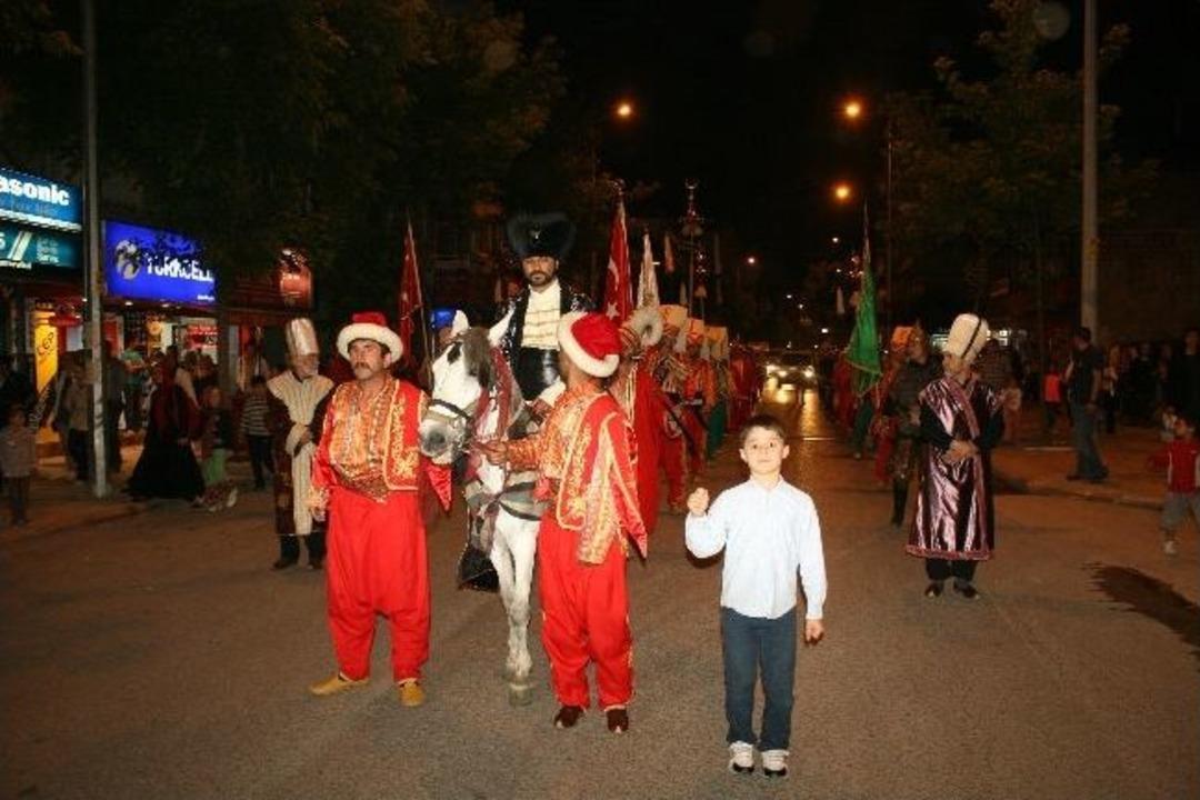 İstanbul&rsquo;un Fethi D&uuml;zce&rsquo;de Coşku İle Kutlandı