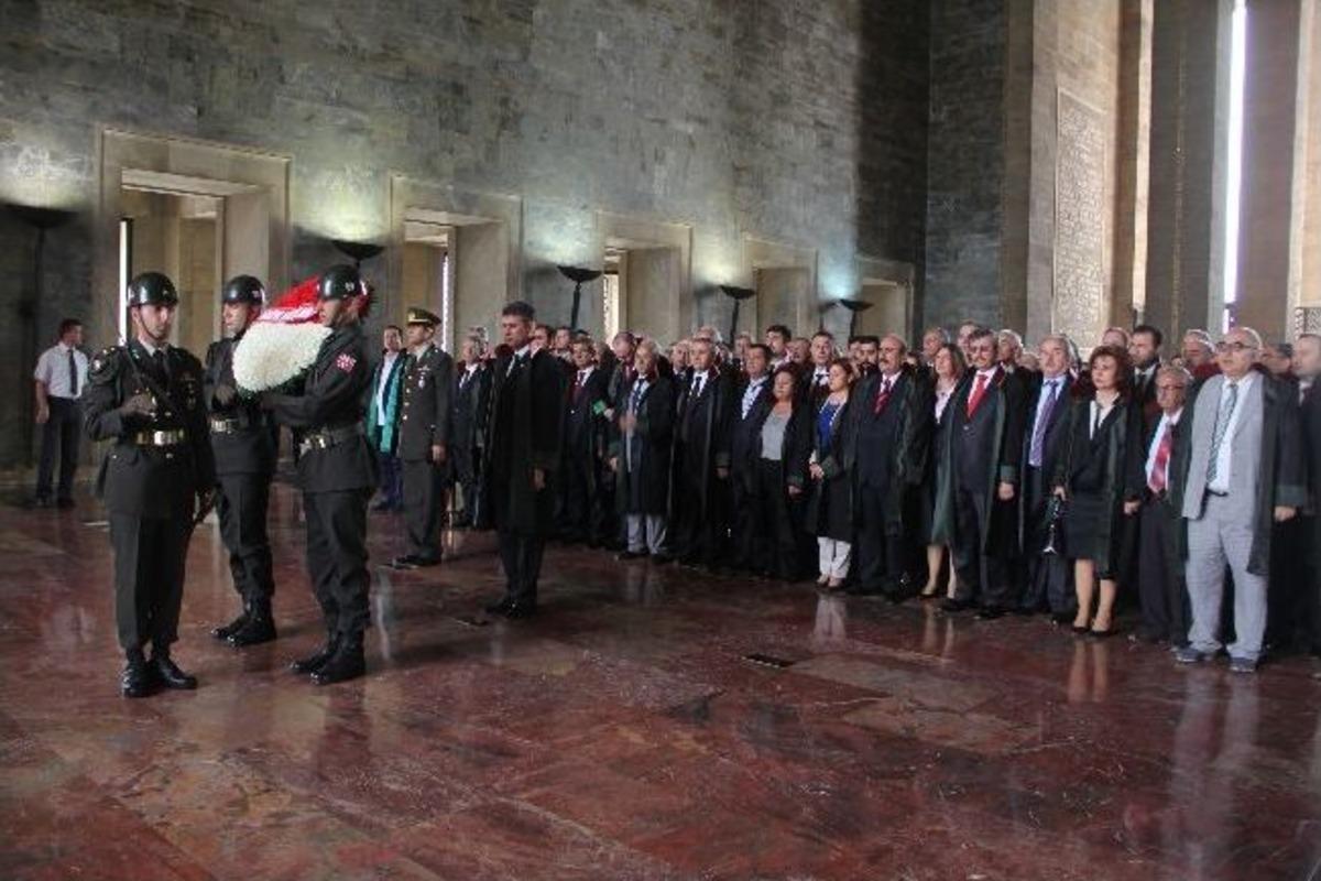 T&uuml;rkiye Barolar Birliği&rsquo;nin Yeni Y&ouml;netiminden Anıtkabir&rsquo;e Ziyaret