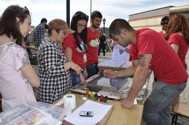 Ko-mek, Ko&uuml; Bahar Şenliklerinde Stant A&ccedil;tı 1