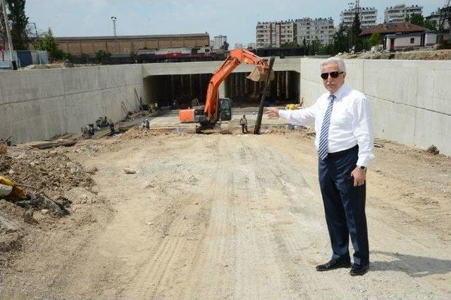 T&uuml;nel İnşaatında Hummalı &Ccedil;alışma 2