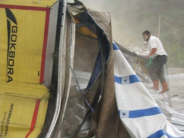 Hareket Halindeki Tır Alev Alev Yandı 2