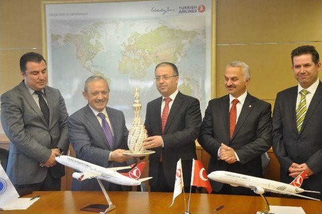 Kırklareli Üniversitesi İle Türk Hava Yolları Arasında Protokol Töreni