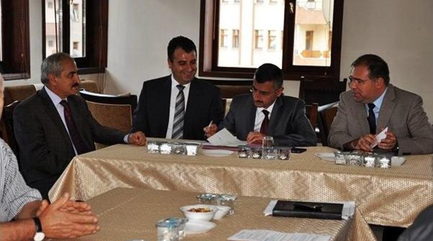 Vali Erdoğan Bektaş Tosya&rsquo;da İncelemelerde Bulundu