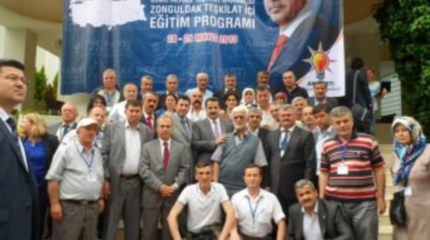 Ak Parti  il Teşkilatı Kızılcahamam'da eğitim toplansısı