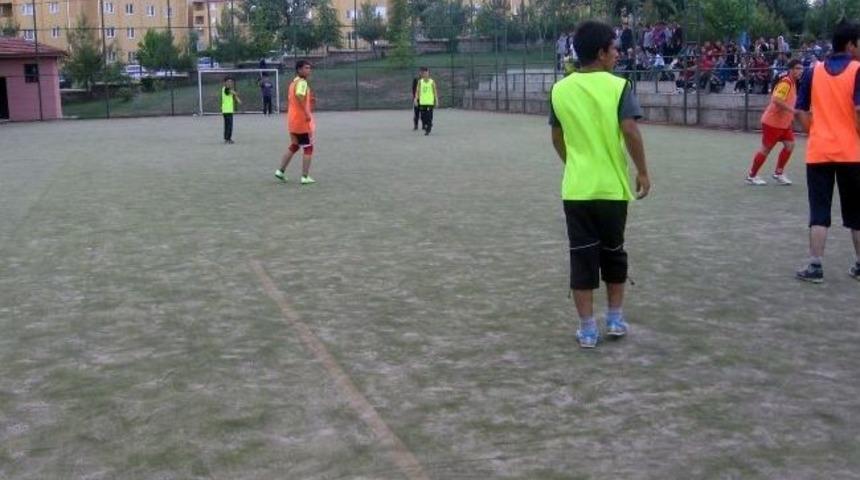 Gediz Mna Anadolu Lisesi Takımı Turnuva Şampiyonu