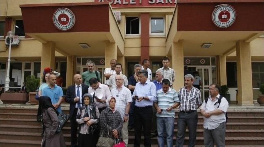 Kt&uuml; Farabi Hastanesi'nde İşten &Ccedil;ıkartılan 10 İş&ccedil;i Daha İşe D&ouml;n&uuml;ş Davasını Kazandı