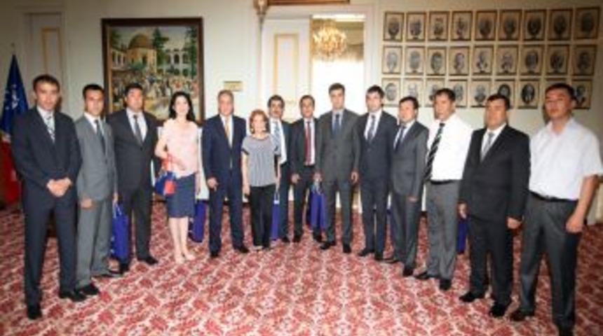 &Ouml;zbek Heyet, Turizm Işbirliği Yapmak I&ccedil;in Bursa'ya Geldi