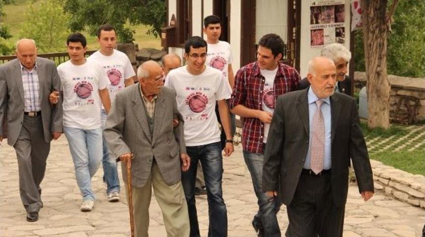 İki Nesil Bir Arada Safranbolu&rsquo;yu Gezdi