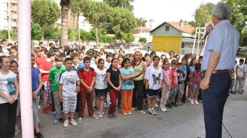 Bilgi Yarışmasında Dereceye Giren &Ouml;ğrenciler &Ouml;d&uuml;llendirildi