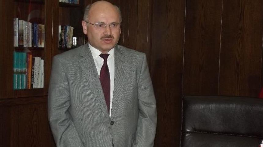 Deprem Haftasında Derece Alan &Ouml;ğrenciler &Ouml;d&uuml;llendirildi