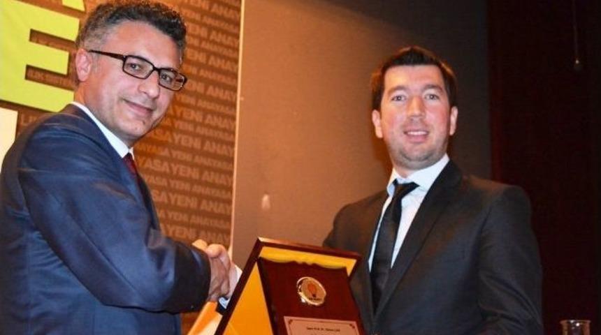 Ak Gen&ccedil;likten Anayasa Ve Başkanlık Sistemi Konferansı