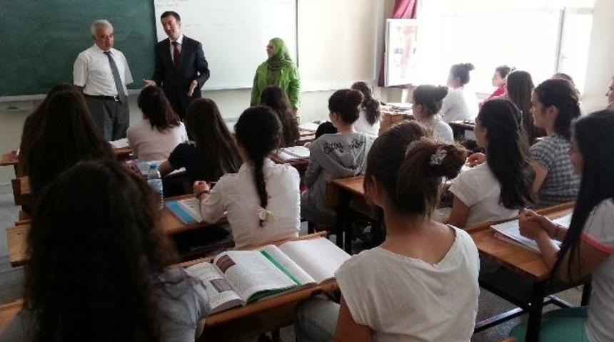 Hasan Ali &Ccedil;elik Okul Ziyaretlerine Devam Ediyor