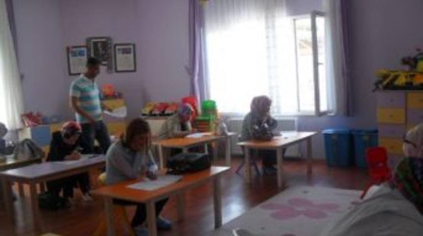 Veliler Kitap Okuma Yarışması Yaptı