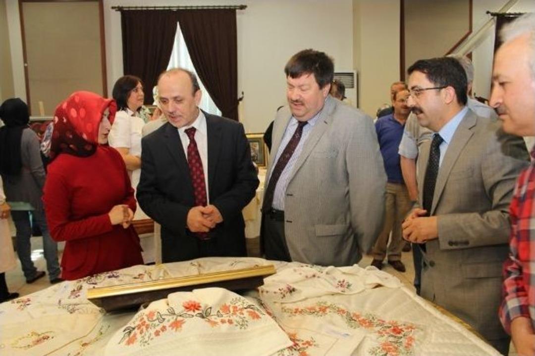 Erenler Hem&rsquo;den Muhteşem Yılsonu Sergisi