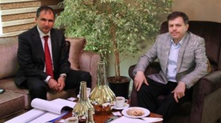 Milletvekili İsmail G&uuml;neş Rekt&ouml;r &Ccedil;elik&rsquo;i Ziyaret Etti