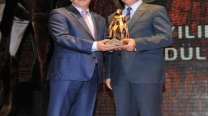 Lokman &Ccedil;ağırıcı&rsquo;ya &lsquo;En Başarılı İl&ccedil;e Belediye Başkanı&rsquo; &Ouml;d&uuml;l&uuml;