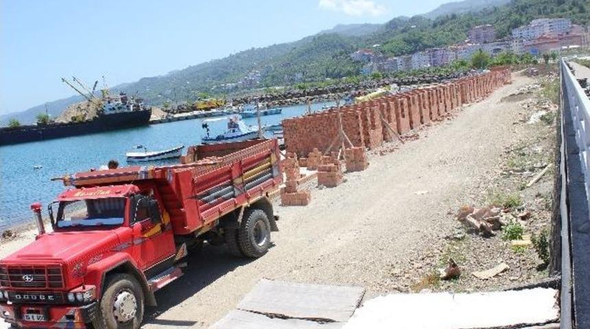 G&ouml;rele Balık&ccedil;ı Barınağı İnşaatı Devam Ediyor