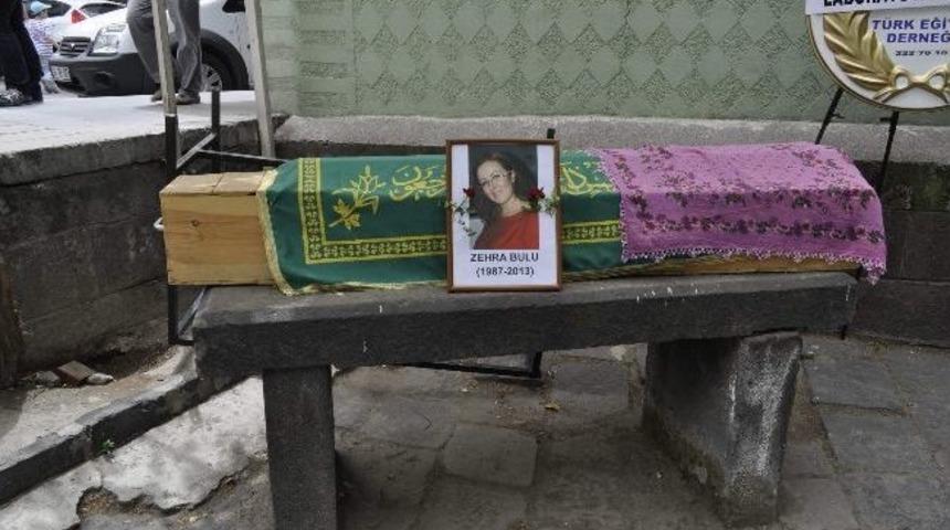 Gazeteci Hasan Bulu Hayat Arkadaşını Son Yolculuğuna Uğurladı