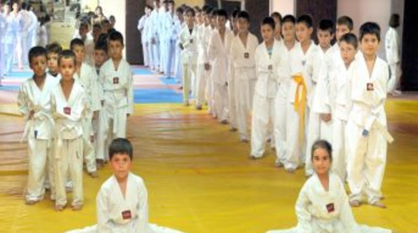 Kepez&rsquo;in &Uuml;cretsiz Yaz Spor Okulu Başlıyor