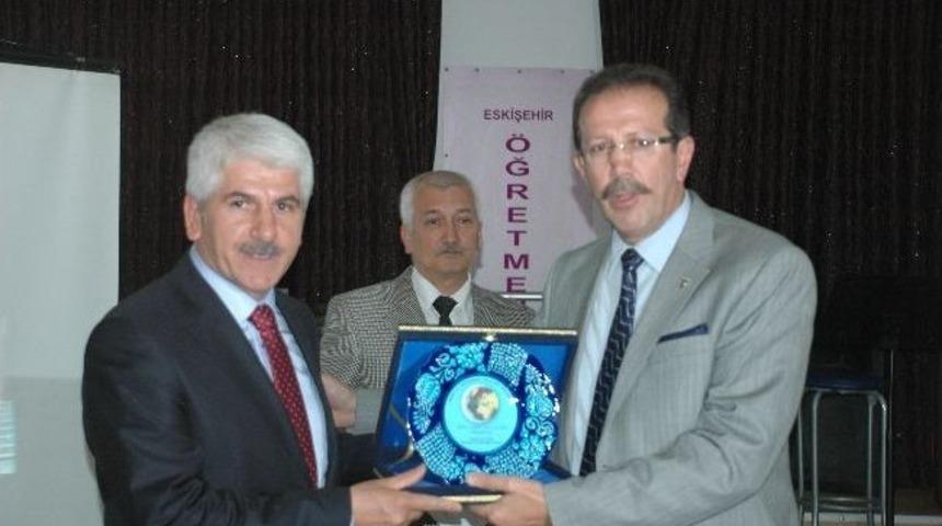 Eğitime Katkı Sağlayanlara Teşekk&uuml;r Plaketi