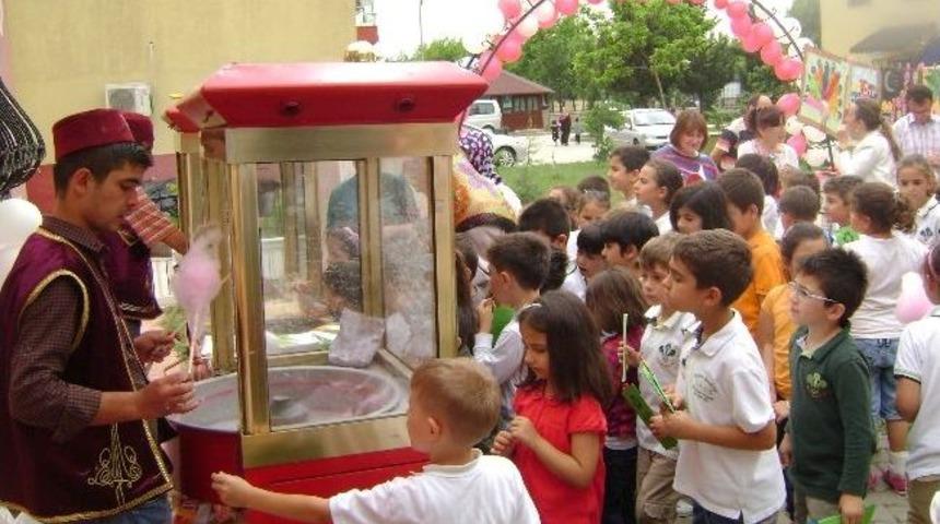 D&uuml;zce Ş&uuml;kran &Ouml;ney Anaokulu Sergisi Renkli G&ouml;r&uuml;nt&uuml;l&uuml;re Sahne Oldu