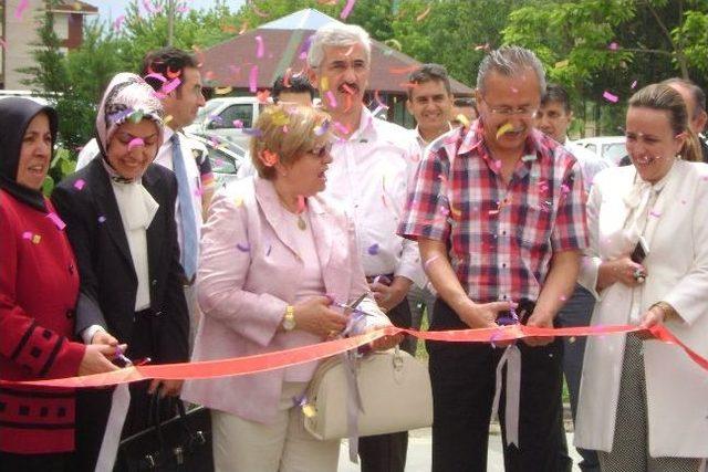 Düzce Şükran Öney Anaokulu Sergisi Renkli Görüntülüre Sahne Oldu