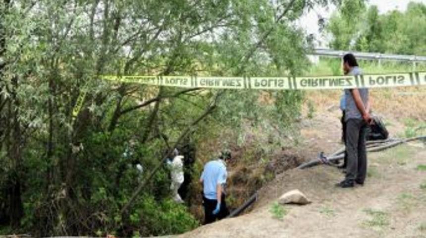 Menfezde Yaşlı Adamın Cesedi Bulundu