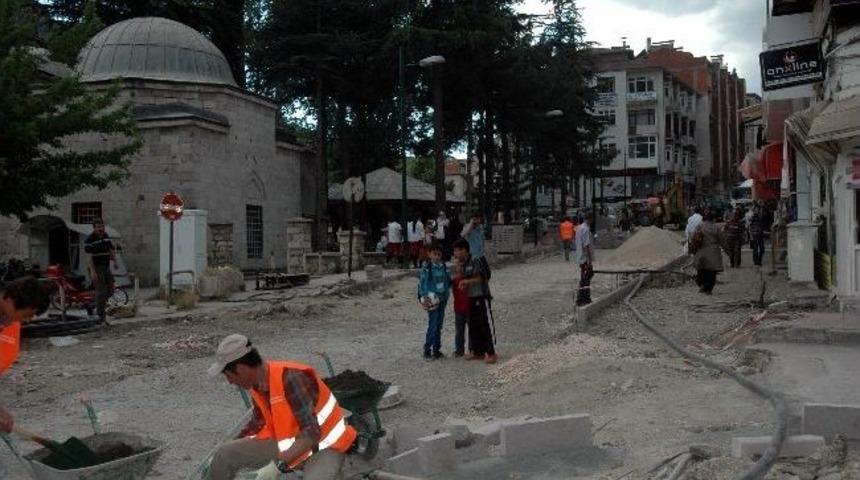 Tarihi Sokak Yeni Yol &Ccedil;alışması İle Canlanacak