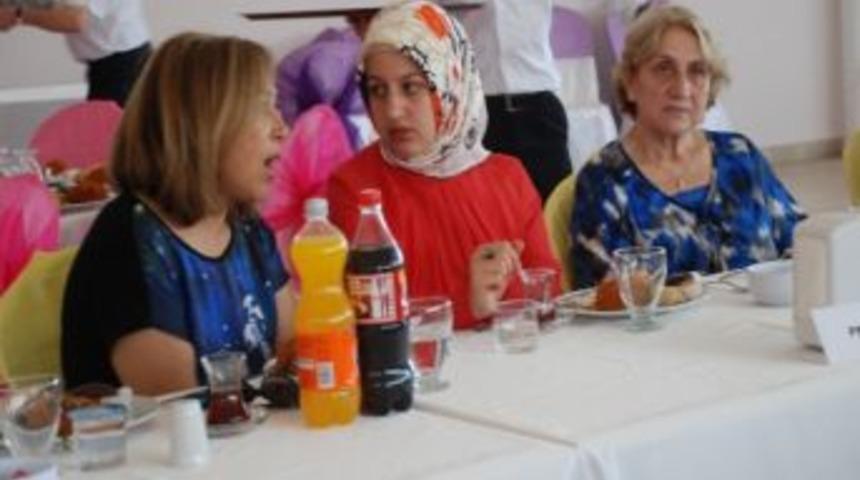 Polis Eşlerinden Dayanışma &Ccedil;ayı