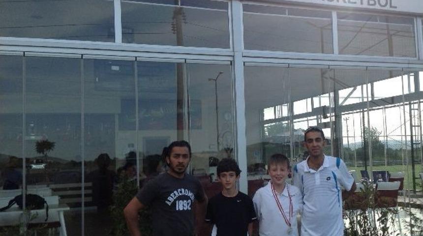 Sakaryalı Tenis&ccedil;iler Birinci Oldu