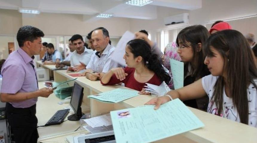 &Uuml;niversitenin Yeni B&ouml;l&uuml;m Ve Programlarına 875 &Ouml;ğrenci Alınacak