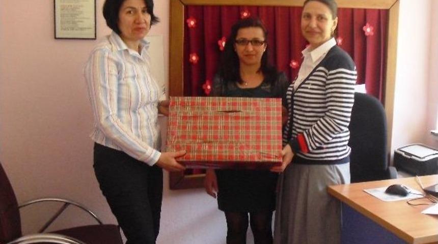 İzmit Belediyesi Okulları &Ouml;d&uuml;llendiriyor