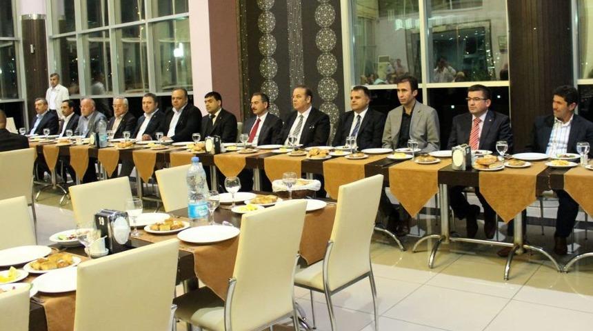 Kaymakam Yıldız, Tayini &Ccedil;ıkan Askerlere Veda Yemeği Verdi