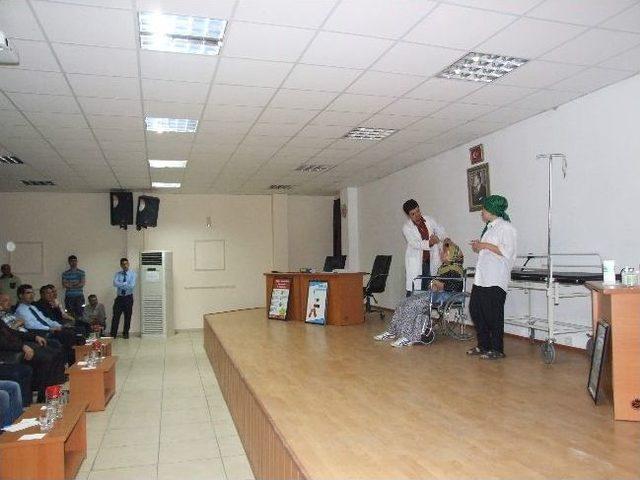 &ldquo;beni T&uuml;rk Hekimlerine&rdquo; Adlı Tiyatro Oyunu Beğeni Topladı 1