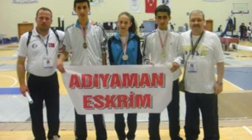 Eskrimciler Hatay Ve Afyon&rsquo;da M&uuml;sabakalara Katılacak