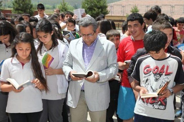 Öğrenci Ve Veliler Birlikte Kitap Okudular G5