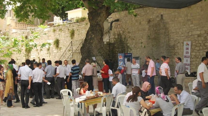 Mutlular &Ouml;zbek Pilavı Şenliği'nde Buluştu