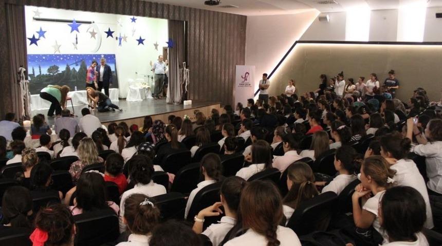 Faik &Ccedil;elik Kız Meslek Lisesi &Ouml;ğrencileri Yeteneklerini Sergiledi