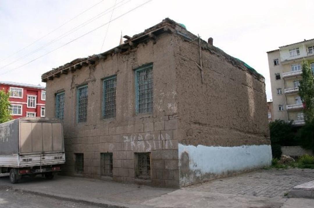 Iğdır&rsquo;daki Tarihi Evler Koruma Altına Alınıyor