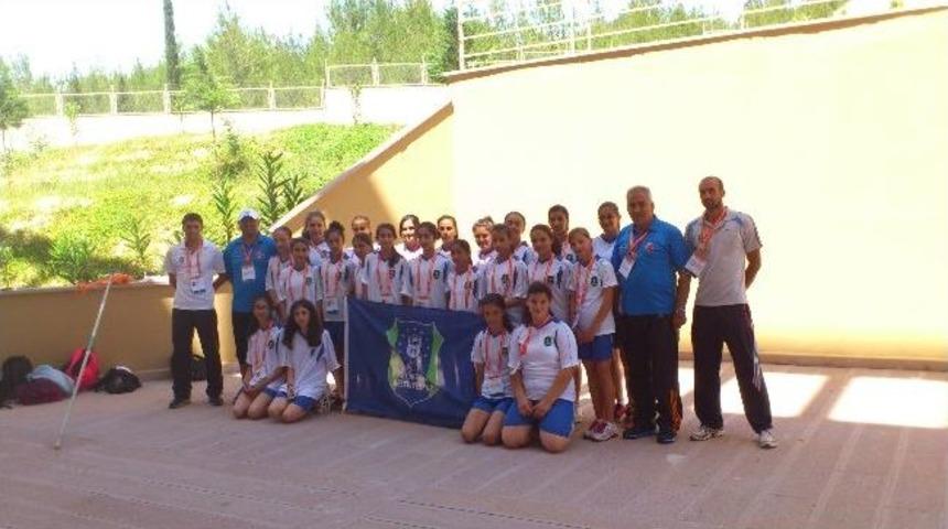 B&uuml;y&uuml;kşehir Atletizmde T&uuml;rkiye &Uuml;&ccedil;&uuml;nc&uuml;s&uuml;