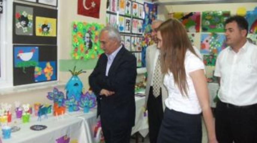 &Ouml;ğrenciler Sergi A&ccedil;tı