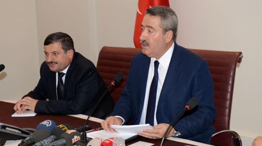 Vali Kıra&ccedil;: &Ccedil;&ouml;z&uuml;m&uuml;n Başarıya Ulaşması I&ccedil;in Insan Sevgisi &Ccedil;ok &Ouml;nemli