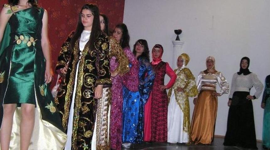 Defileli Yıl Sonu Etkinliği