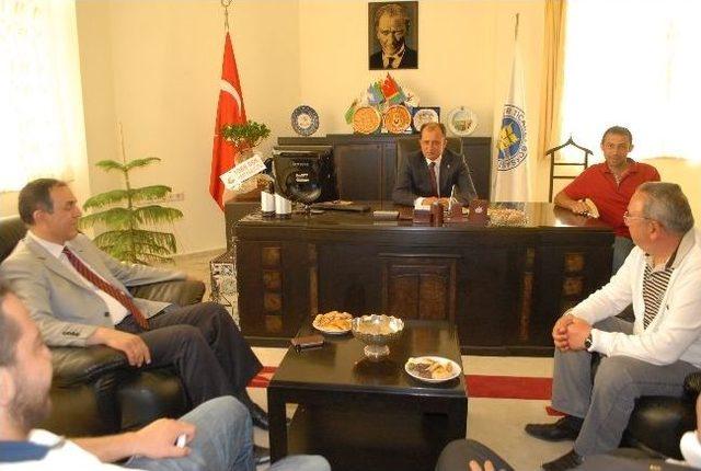 Burdur Gazeteciler Cemiyeti Y&ouml;netimi Başar&rsquo;ı Ziyaret Etti 1