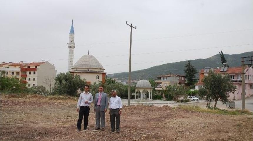Hisar Mahallesi&rsquo;ne Halı Saha Yapılıyor