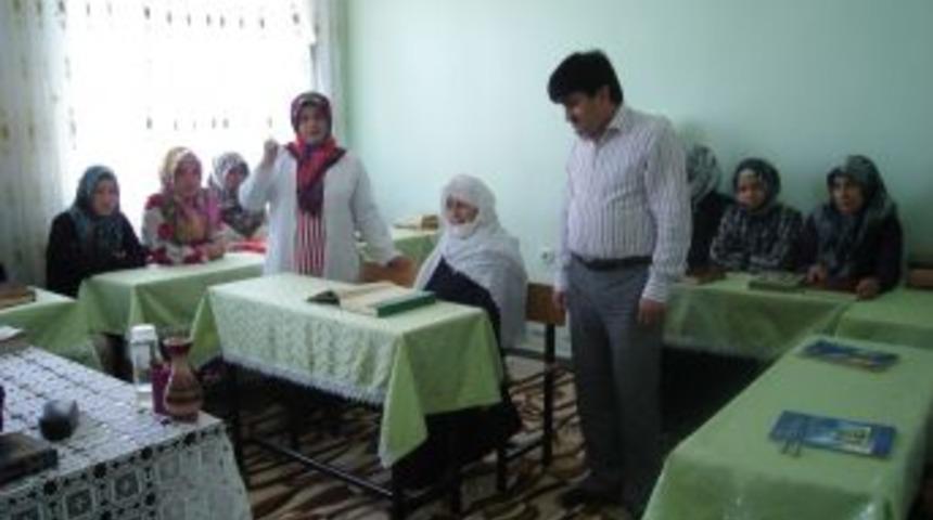 86 Yaşında Kur&rsquo;an Kursunu Başarıyla Tamamladı