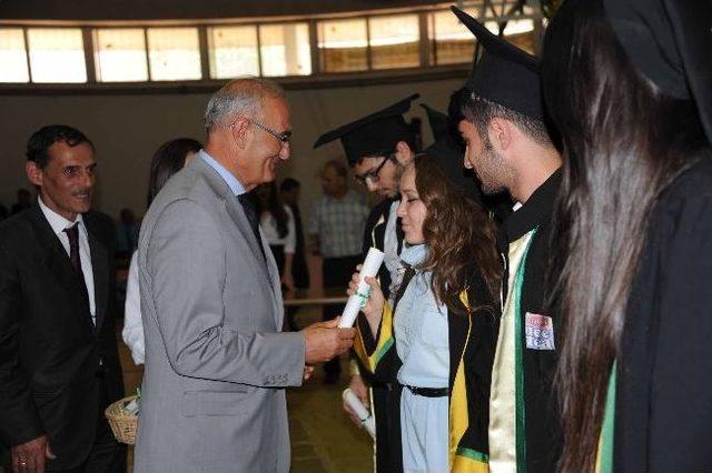 Başkan Yılmaz, Anadolu Lisesi Mezuniyet T&ouml;renine Katıldı 2