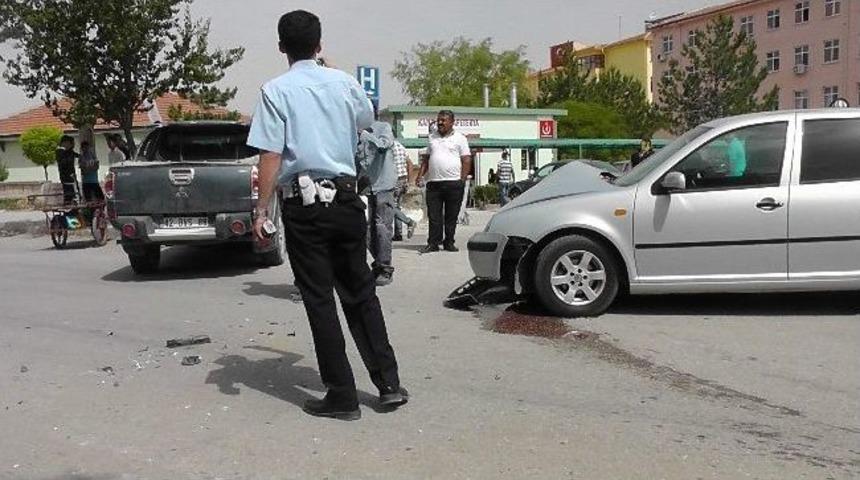 Kulu'da Hastane &Ouml;n&uuml;nde Kaza: 1 Yaralı