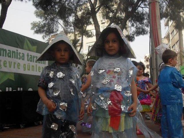 Miniklerden Artık Materyal Defilesi 1